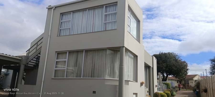 3 Bedroom Property for Sale in Hartenbos Central Western Cape